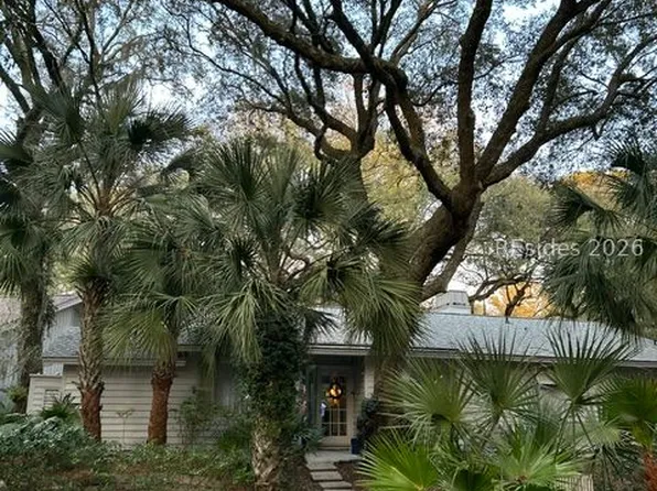 10 Hollyberry Ln, Hilton Head Island, SC 29928