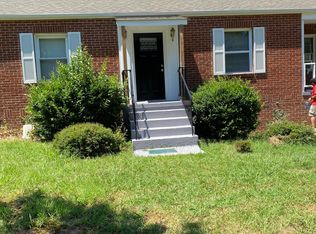 1060 14th Ave NW, Hickory, NC 28601