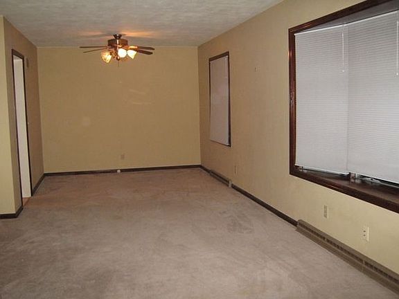  hughe living/dining room