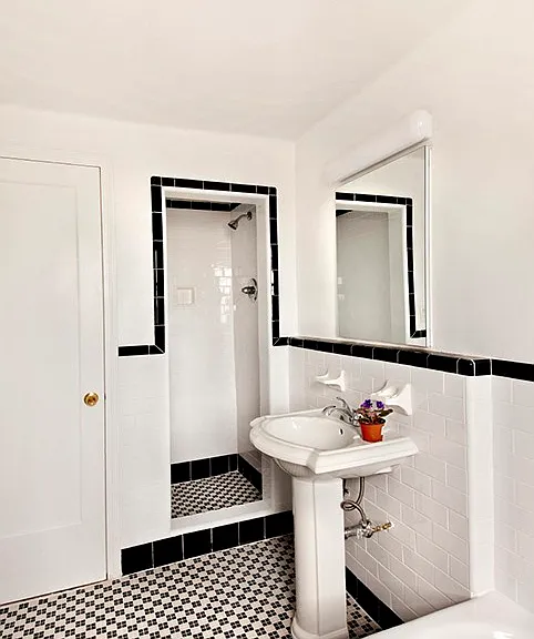 435 W 23rd St #8F — Photo 5