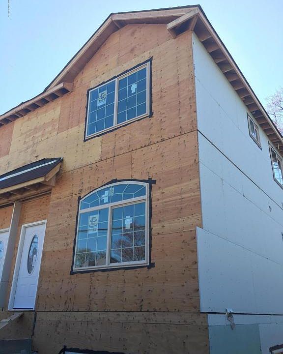 1st image of 102 Clermont Pl