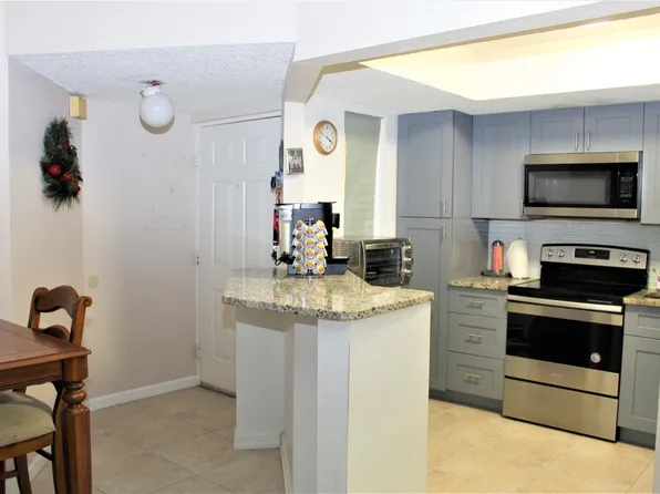 1564 SE Royal Green Circle #U-204, Port St Lucie, FL 34952