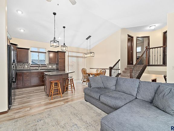 2nd image of 415 Adrianna Ave
