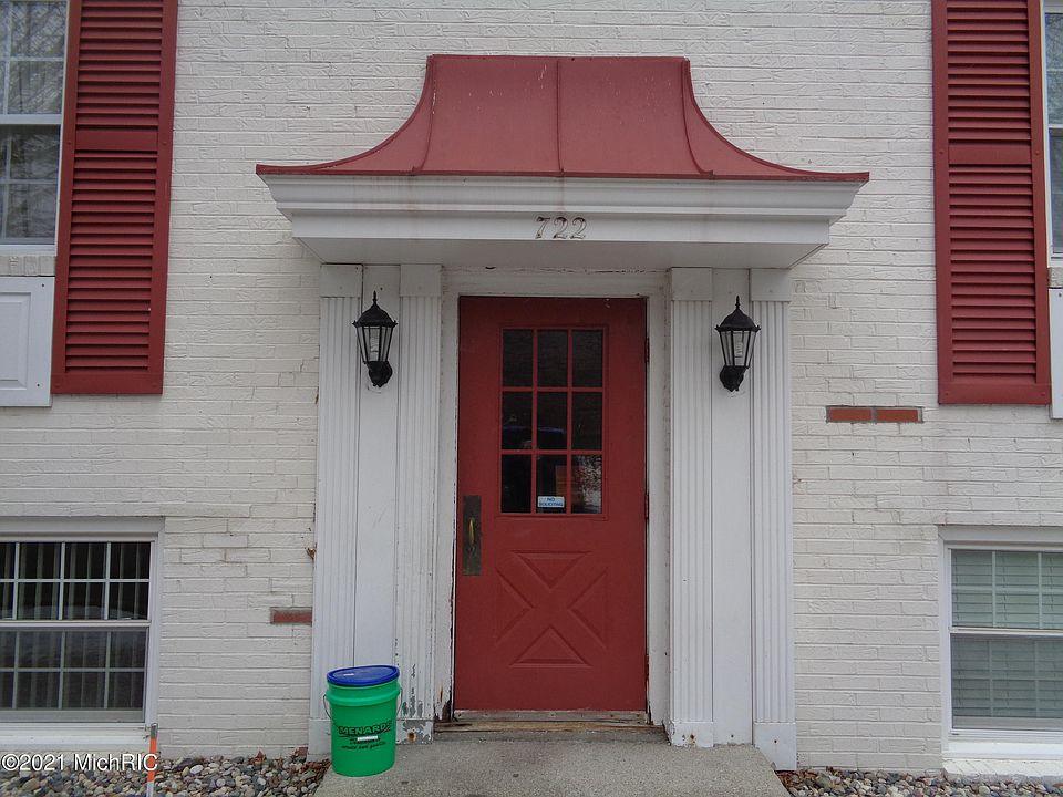 1st image of 722 Garland Cir APT E
