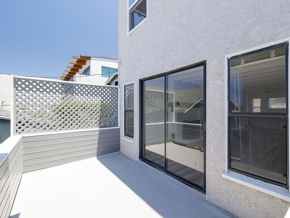 Outdoor Deck off Living Room with Ocean View