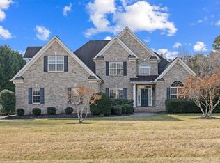 201 Fosseway Dr, Greensboro, NC 27455
