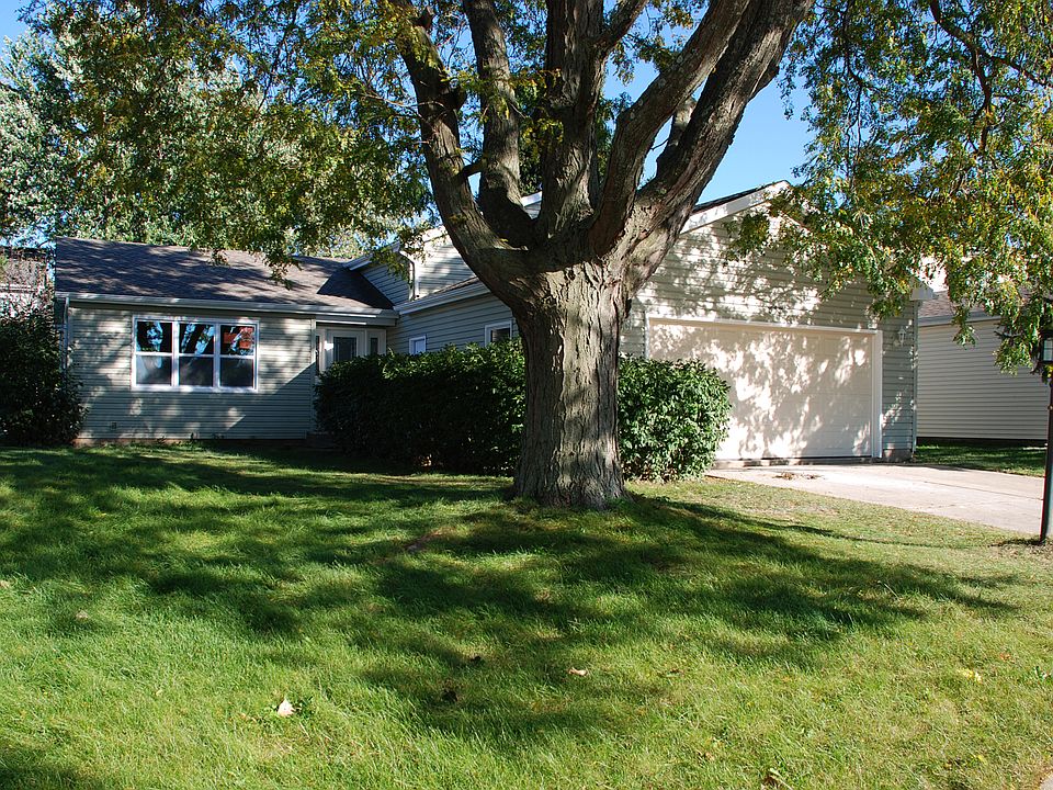 1st image of 812 Garden Cir