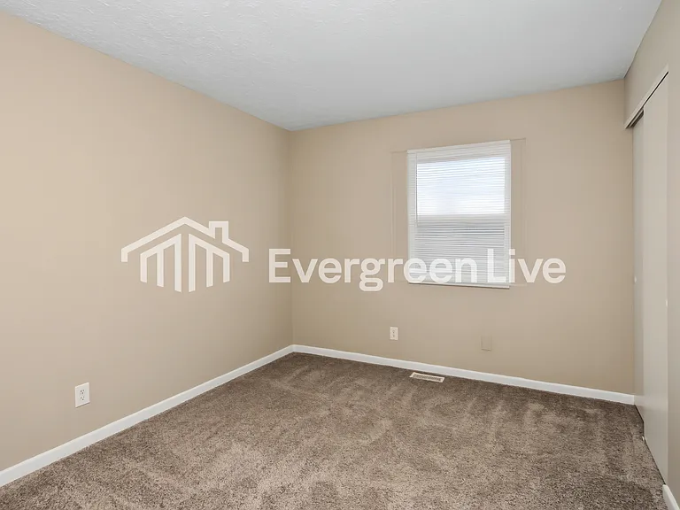 8507 New Field Cir — Photo 8