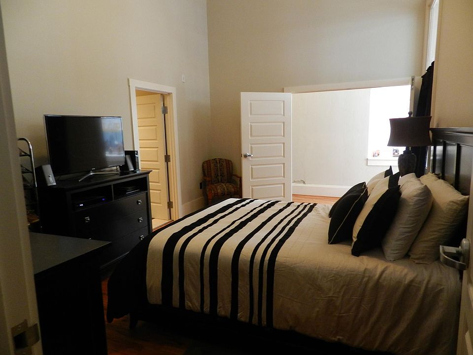 1st image of 430 S Gay St APT 301