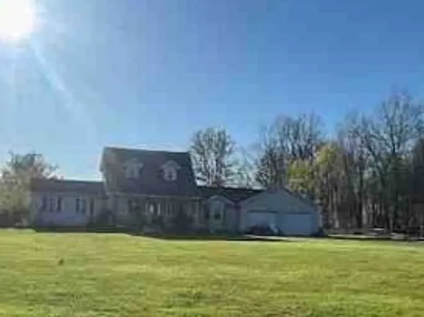 2340 N Rush Creek Rd, Salem, IN 47167