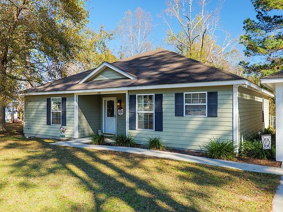 3rd image of 388 Pinedale Cir