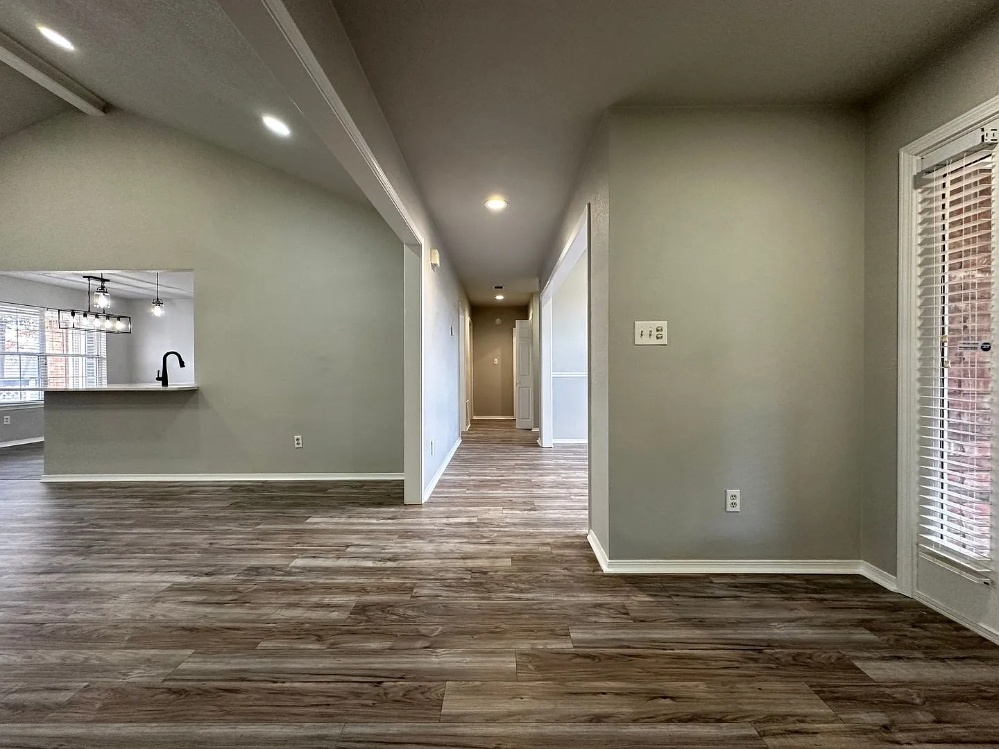 Gorgeous Home For Lease! — Photo 4