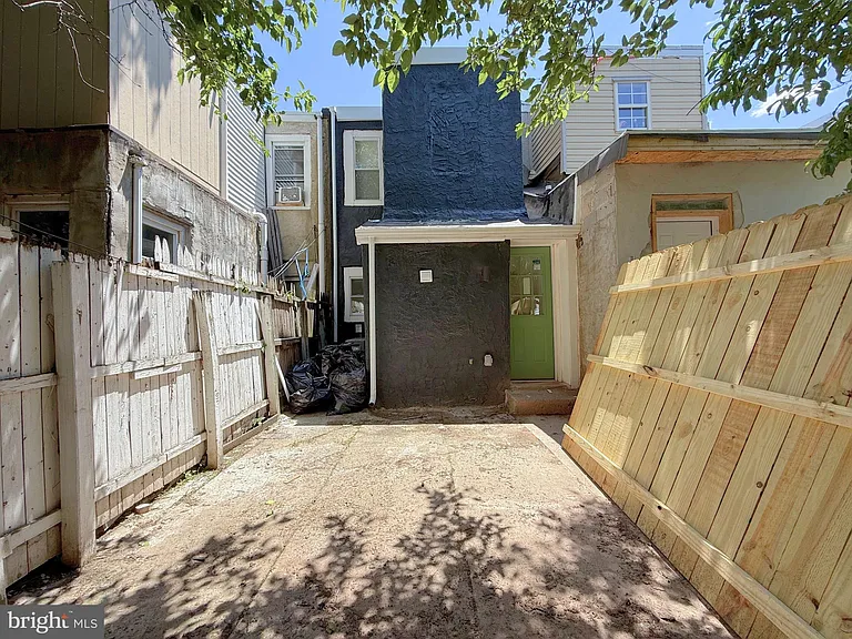 2762 Martha St — Photo 27