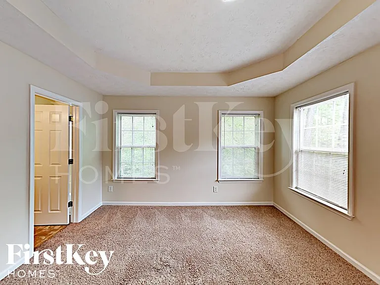 8012 Mustang Ln — Photo 10