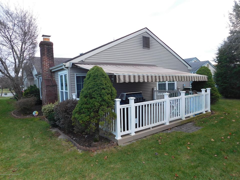 1st image of 168 Buckingham Drive N