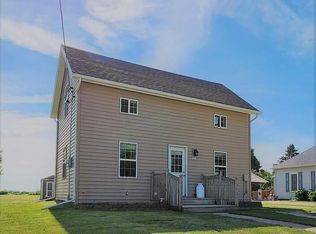 1414 18th St, Viola, IL 61486