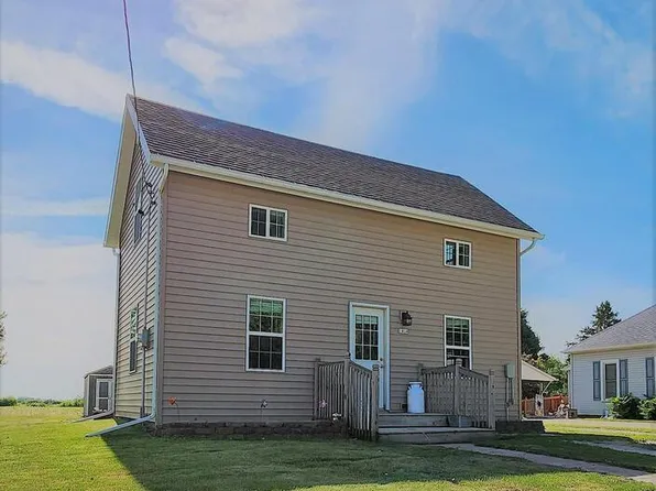 1414 18th St, Viola, IL 61486