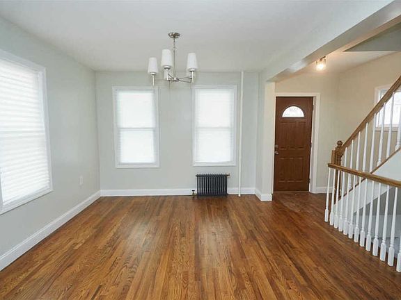 3rd image of 11117 157th St