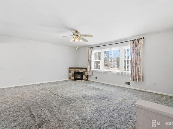 3rd image of 708 Auth Ave
