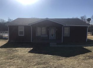 5684 N Cox Dr, Bloomfield, IN 47424