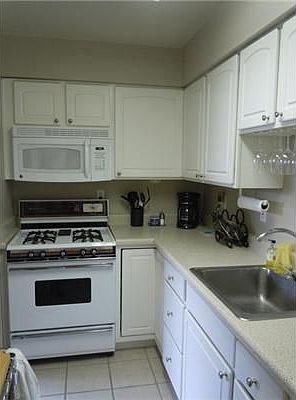 5th image of 2511 St Charles Ave APT 405