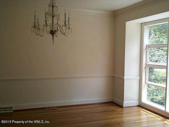 3rd image of 9 Bayberry Ln