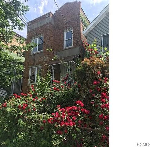 2nd image of 662 E 226th St