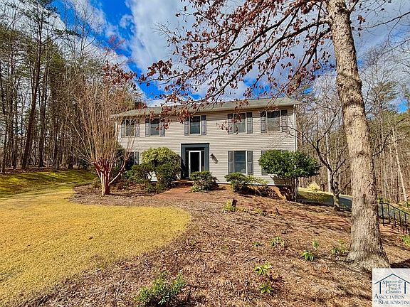 2nd image of 400 Stonewall Jackson Trl
