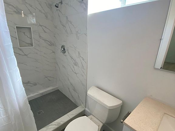 4th image of 4917 Baltimore St #3/4