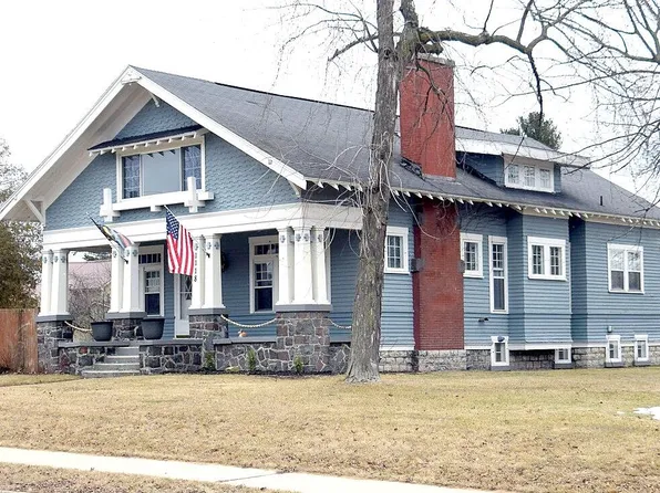 1118 Stanton St, Marinette, WI 54143
