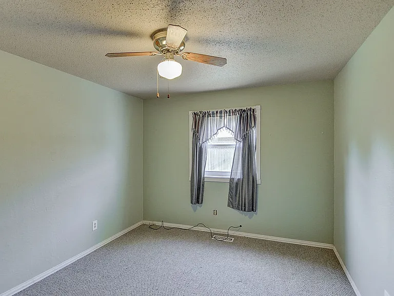9800 Craford Ct — Photo 40