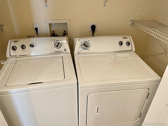 4th image of 1096 SW 42nd Ave #1096
