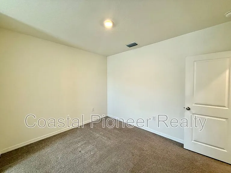 32794 Pez Landing Ln — Photo 27