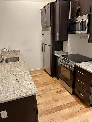 231 State St #206 — Photo 4