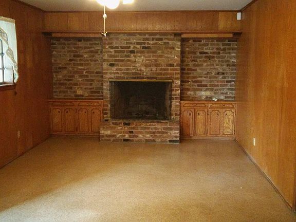 4th image of 5025 Irving St