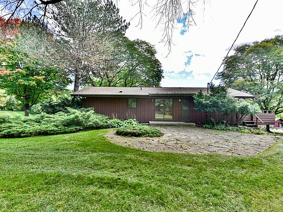 5th image of 1425 Rolling Meadow Dr