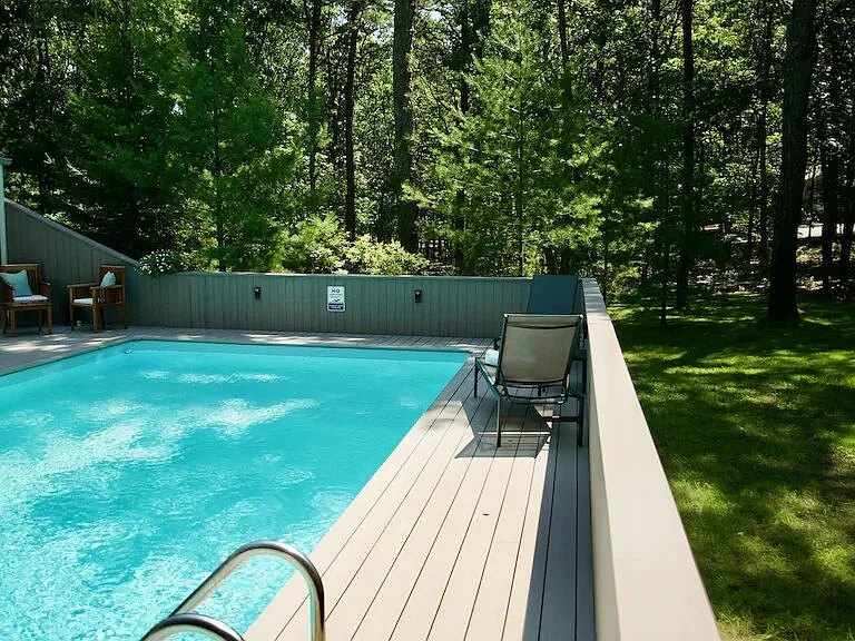 17 Rose Hill Rd — Photo 2