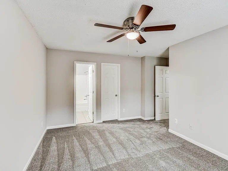 114 Laird Ave — Photo 10
