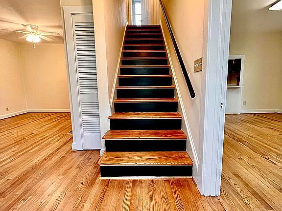 3rd image of 806 Essex St