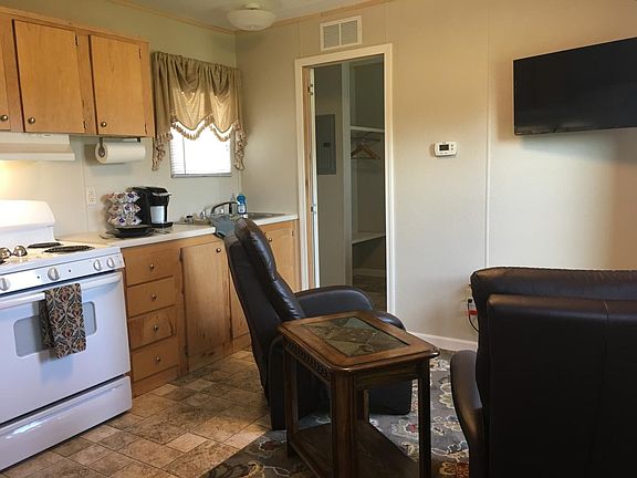 4th image of 150 Browns Ln