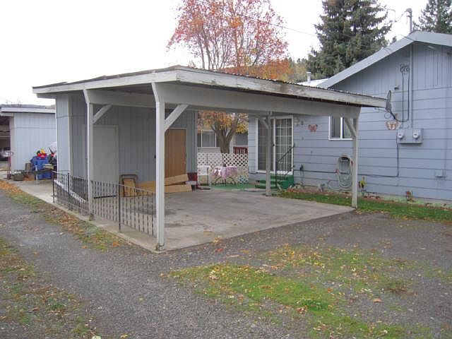 2nd image of 2213 Alder St