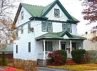 22 Maplewood St, West Hempstead, NY 11552