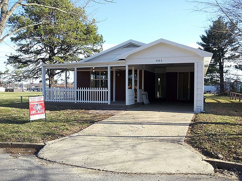 1st image of 901 Leigh Dr
