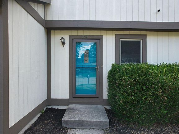 4th image of 741 McDonell Pl