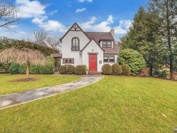 103 Hamilton Rd, Ridgewood, NJ 07450