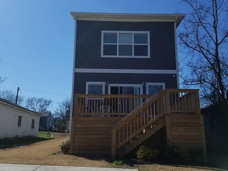 804 Lena St — Photo 22