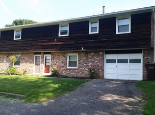 5988 Columbus Rd, Louisville, OH 44641