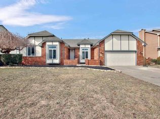 806 E Cedarbrook Rd, Derby, KS 67037