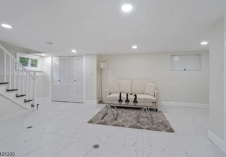 6 Dawes Ave — Photo 29
