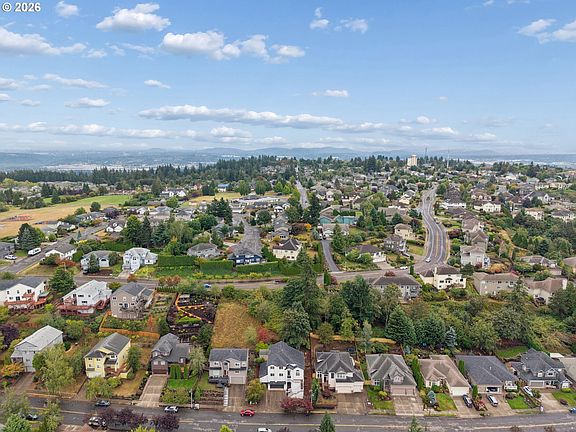 4th image of 2432 NW 29th Ave